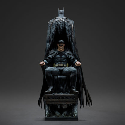 DC Comics Batman & Bruce Wayne 1/4 Legacy Replica Statue (79 cm)