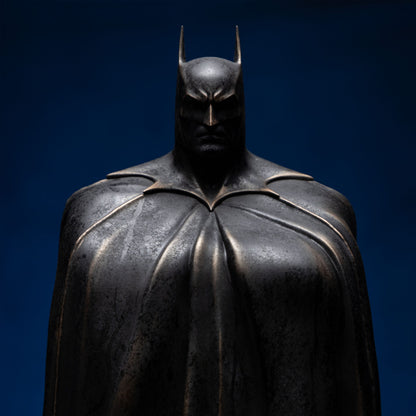 DC Comics Batman & Bruce Wayne 1/4 Legacy Replica Statue (79 cm)