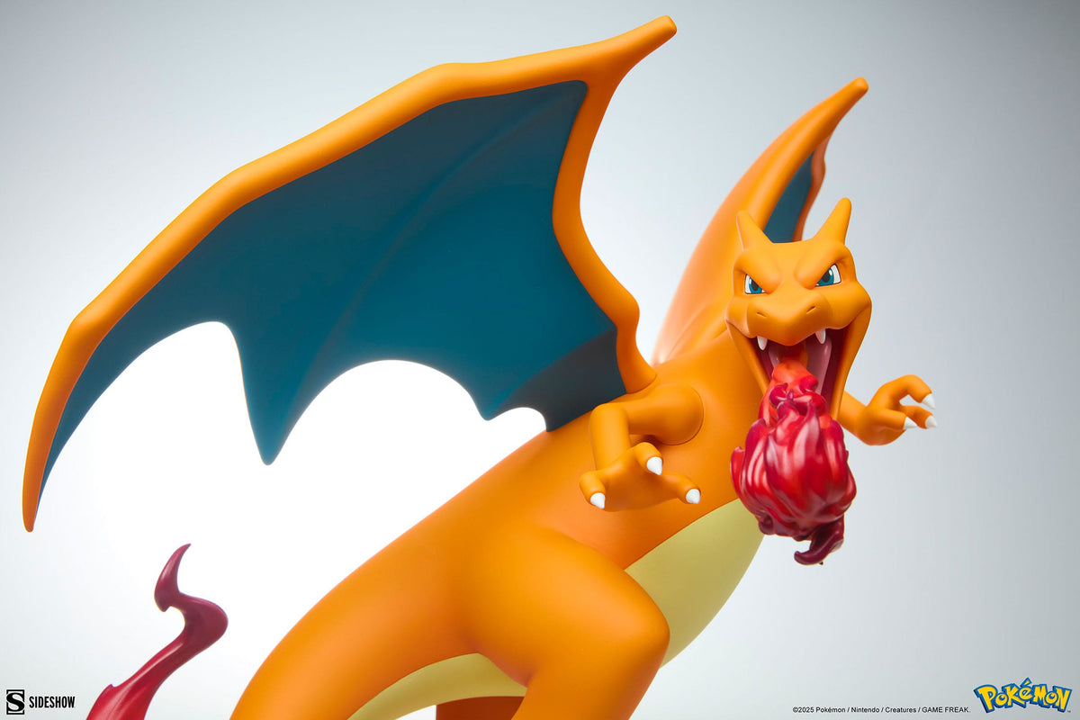 Pokemon Charizard Statue (47 cm)