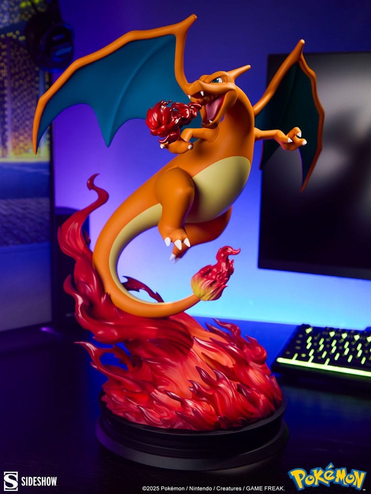 Pokemon Charizard Statue (47 cm)