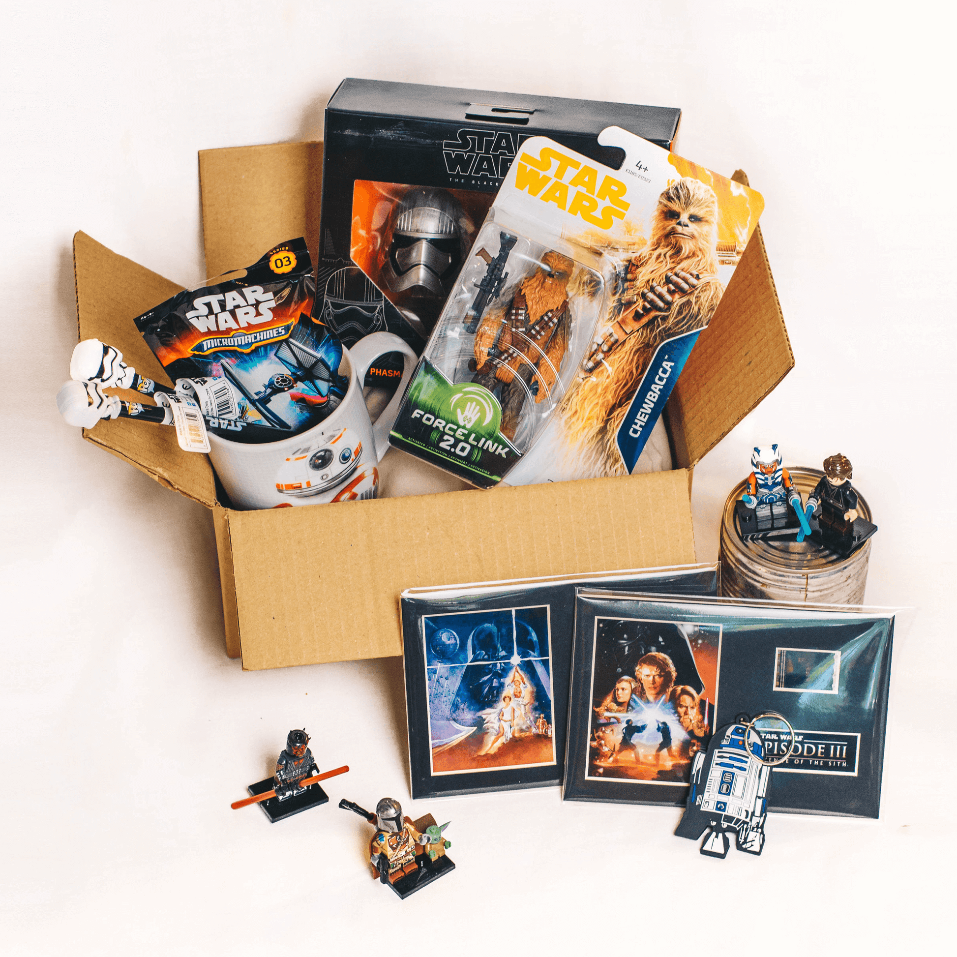 star wars loot crate - figures, accessories and more!
